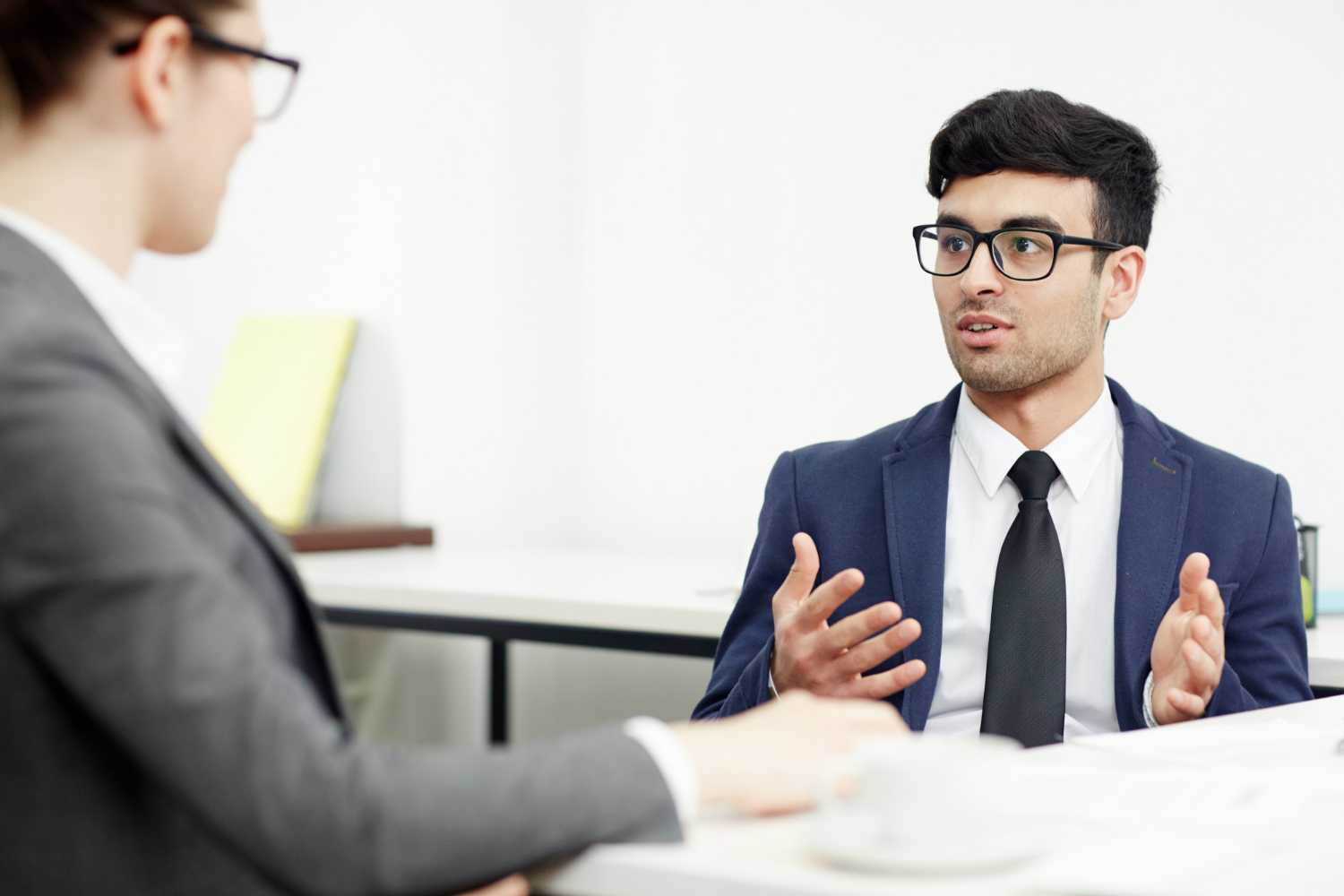 Body Language in job Interviews – Daily Pak Jobs Alert